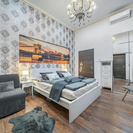 Apartment Fashion Street *